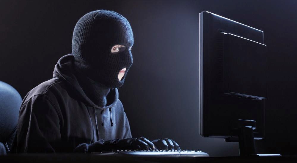 اعتقال قرصان إنترنت ابتز 100 شركة أميركية وأوروبية وتسبب في أضرار بالملايين