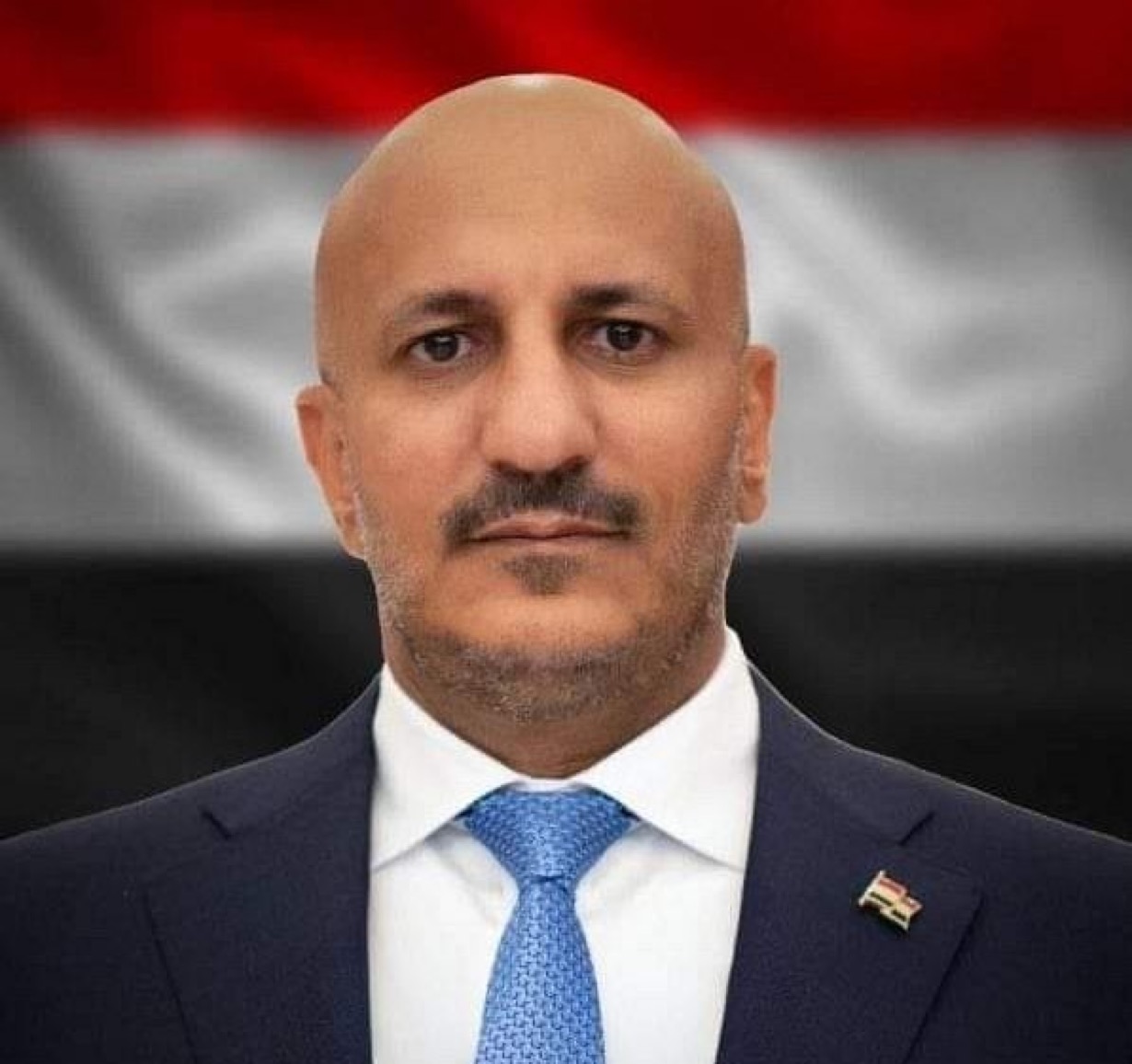 السفير طواف يطمئن على سلامة القائد طارق