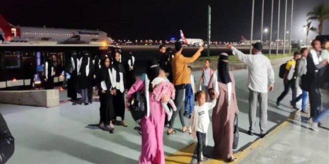 اخبار عدن وصول نحو (190) يمنيا عالقا في السودان إلى مطار عدن الدولي