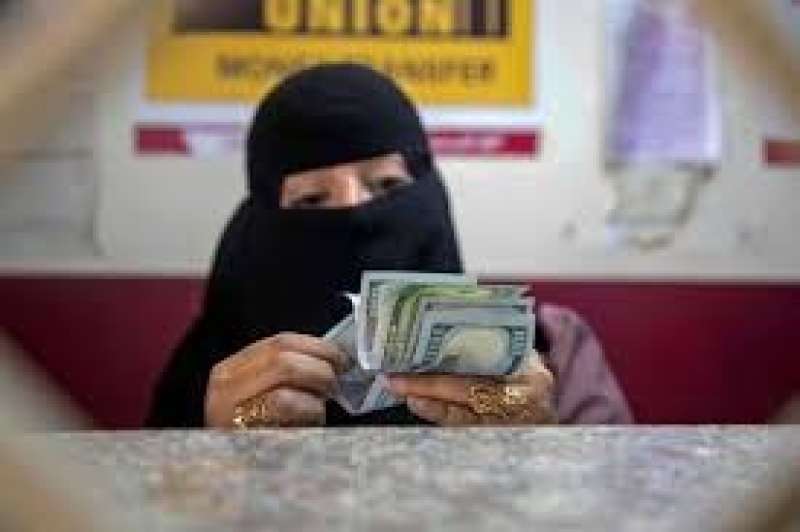 خبير اقتصادي يكشف ما سيحدث لسعر الصرف بعد مفاوضات مسقط