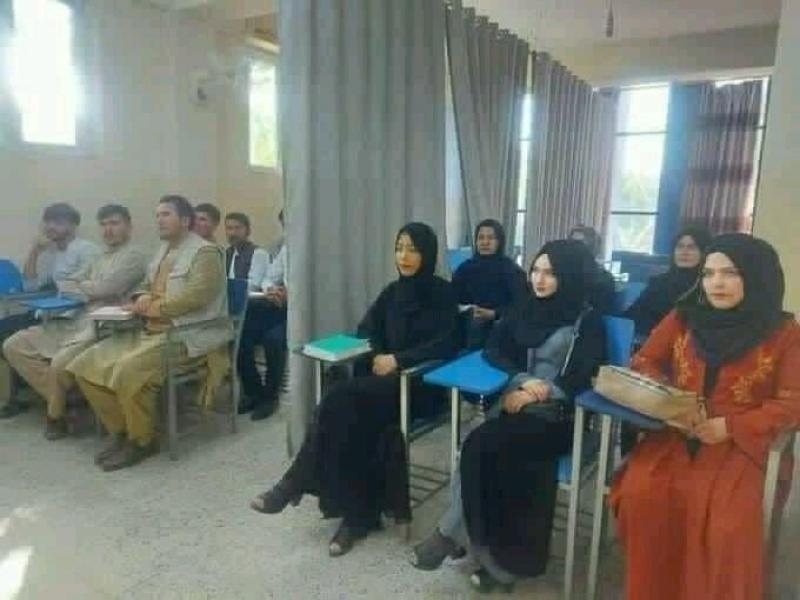 الحوثي.. يفصل الطالبات عن الطلاب في ثلاث جامعات في صنعاء