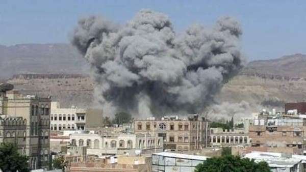 انفجارات عنيفة في صنعاء.. وترجيح بإخفاق الحوثيين في إطلاق صاروخ
