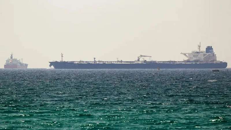 انفجار في خليج عدن وإعلان بريطاني