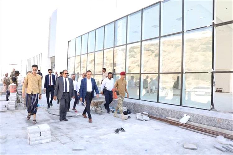 تحضيرات لافتتاح أكبر معرض للسيارات في اليمن