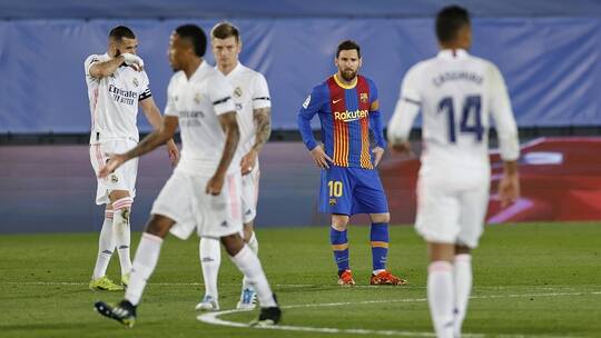 ريال مدريد يحسم كلاسيكو الأرض بثنائية في شباك برشلونة ويصعد لصدارة الليغا 