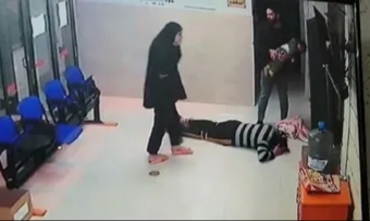 مشهد يحبس الأنفاس.. إنقاذ طفلة رضيعة من الموت اختناقا والطبيب يعلق على الحادثة