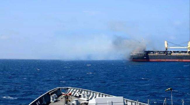 انفجار قرب سفينة غربي ميناء الصليف اليمني