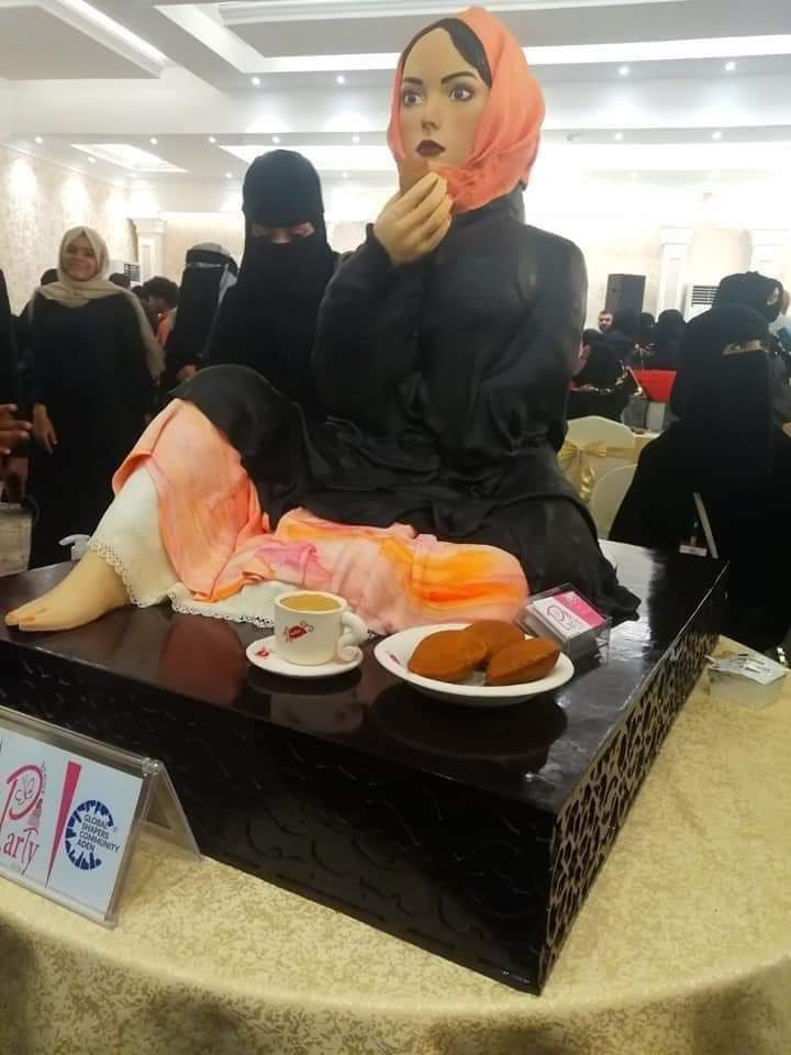 كيك بشكل امرأة .. معرض عدن للكيك يقيم فعالية الموسم الثالث