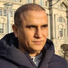 ماذا يقصد طواف بـخلافات الأغلبية تخدم الأقلية؟