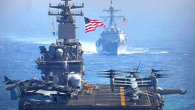 هجوم على سفينة أمريكية في البحر الأحمر