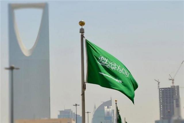 المغتربين اليمنيين يقبلون بشكل كبير على شراء تذاكر مباراة منتخبنا الوطني في السعودية