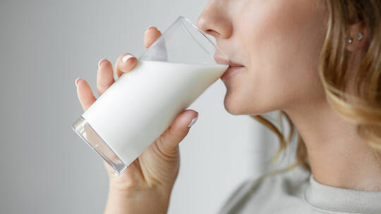 أجسام مضادة لحليب البقر وأطعمة شائعة أخرى تزيد من خطر الوفاة بأمراض القلب