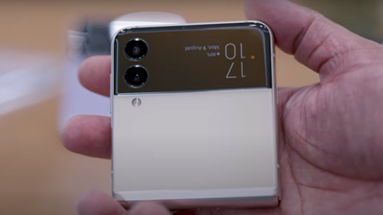 تعرف على Galaxy Z Flip3 الجديد من سامسونغ