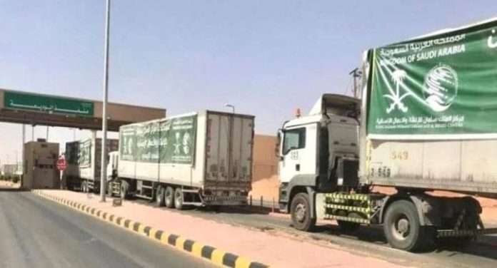 عبور (330) شاحنة إغاثية سعودية منفذ الوديعة البري