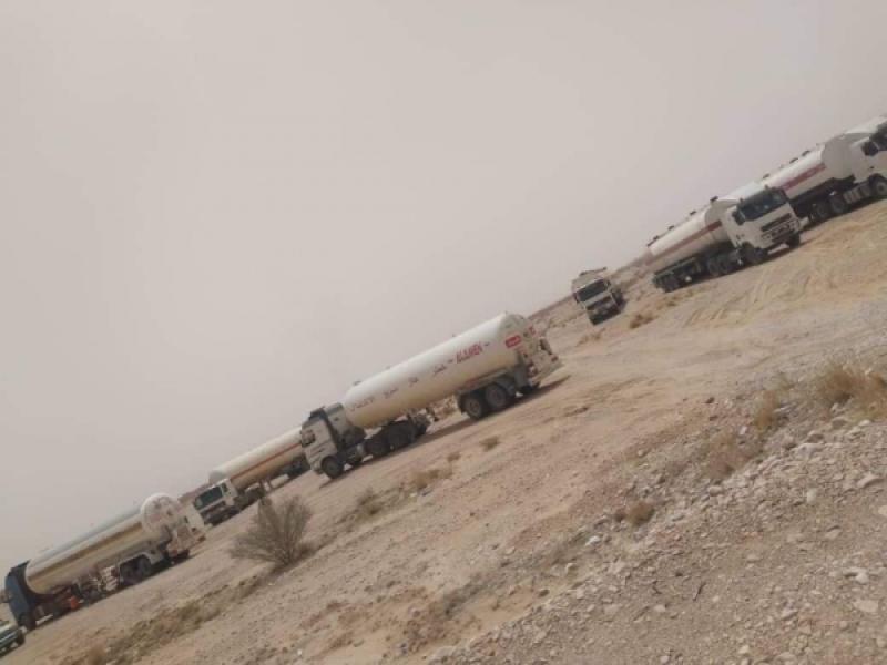 قطع الطريق ومنع عبور ناقلات المشتقات النفطية من وإلى محافظة مأرب