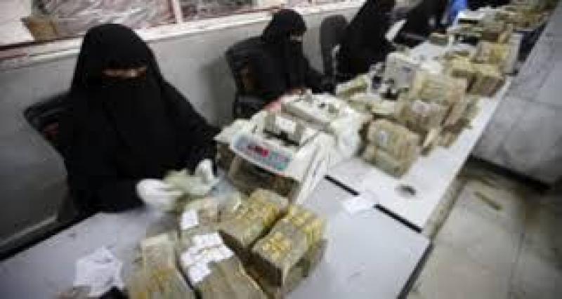 محلات الصرافة تعلن السعر الجديد للريال اليمني مقابل العملات الأجنبية!