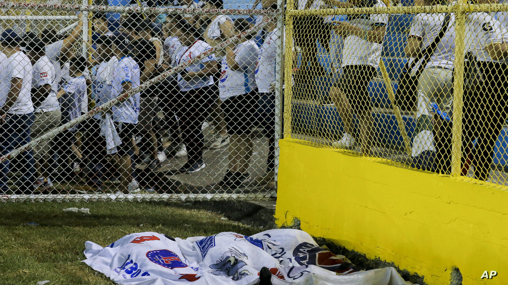 مباراة كرة قدم تتحول لـ مأساة في السلفادور