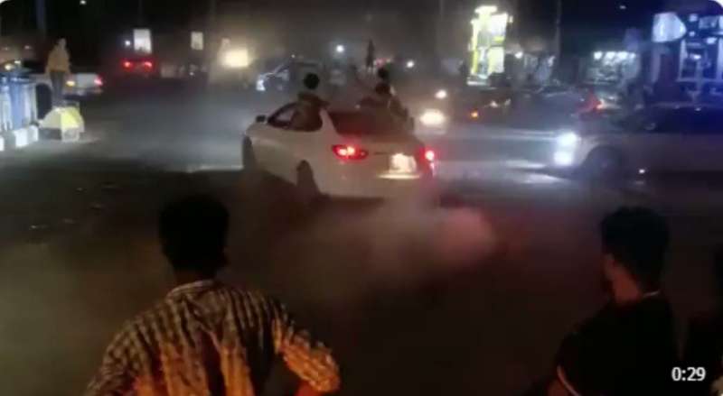 مسرع يدهس شاب بمدينة عدن أثناء حفل زفاف