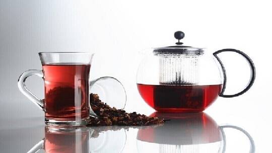 طبيبة تكشف عواقب الإفراط في شرب الشاي