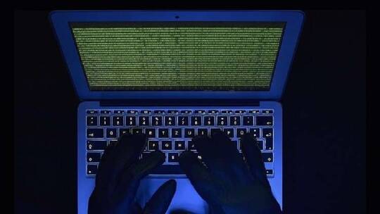 سرقة ملفات خطيرة من آبل والهاكرز يهددون بفضح أسرار تزلزل العالم