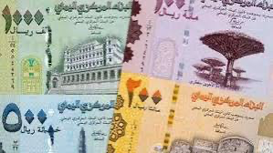 تواصل انهيار أسعار الصرف في محلات الصرافه