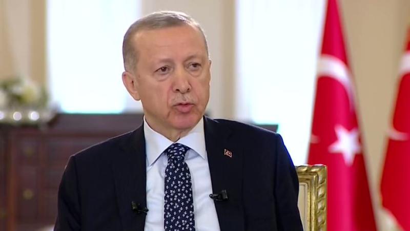 أردوغان يقطع مقابلة تلفزيونية بعد إصابته بوعكة صحية