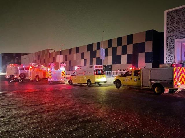 حريق داخل مجمع تجاري في الرياض