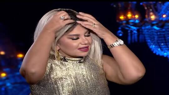تصرف مفاجئ من الإعلامية المصرية بوسي شلبي على الهواء