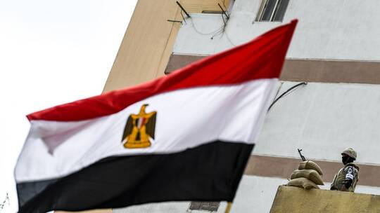 ضبط مواطن عرض طفله للبيع على فيسبوك
