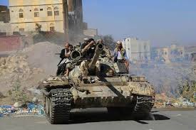 قوات الجيش تواجه مليشيا الحوثي  شرقي مدينة تعز