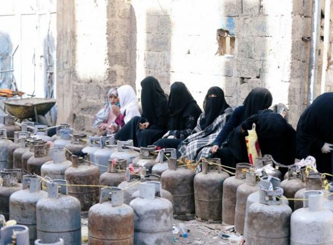 ذمار.. سخرية توزيع الغاز عبر رسائل sms والبريد الالكتروني