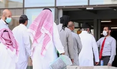 السعودية تعلن إعادة الاجراءات الاحترازية وفرض ارتداء الكمامة وتطبيق التباعد 