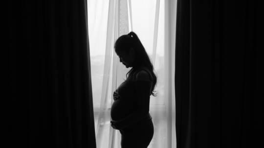 نقص في أحد الفيتامينات أثناء الحمل يهدد النساء بخطر الإجهاض